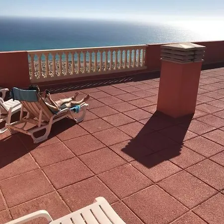 Apartment Front With Stunning Ocean Views!