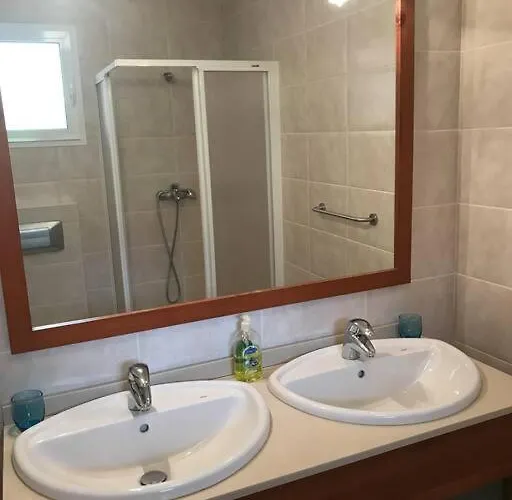 Front With Stunning Ocean Views! Apartamento