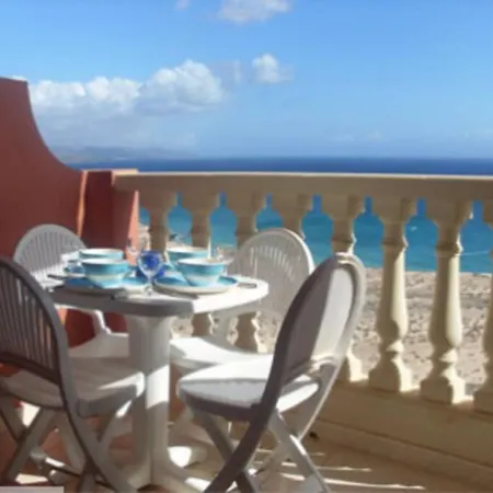 Appartement Front With Stunning Ocean Views!